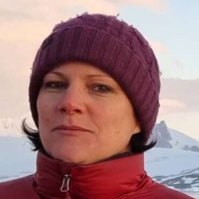 Dra. Karin Gerard