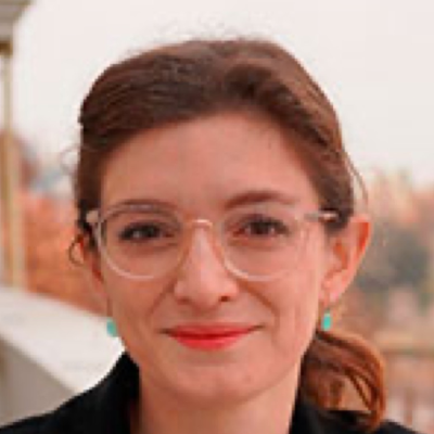 Dr. Carolina Flores Barros