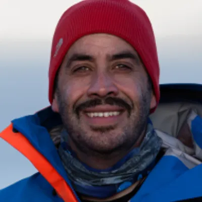 Dr. César Cárdenas